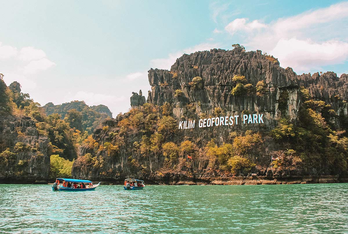 Jelajahi Mangrove Langkawi: Tur Ekosistem Pesisir yang Menawan